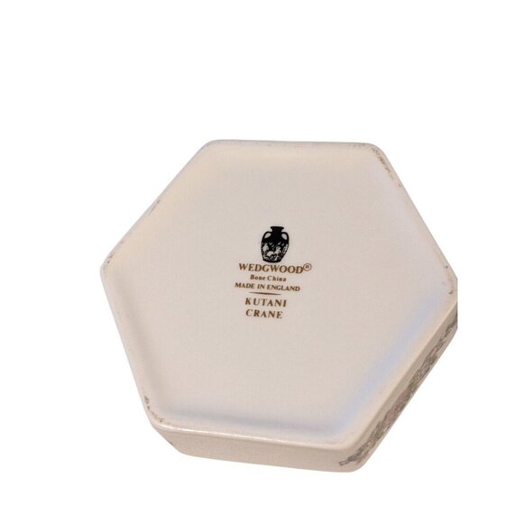 Wedgwood 1971 Trinket Box Kutani Crane Floral Hexagon Lidded 3 Inches Bone China - Picture 5 of 5